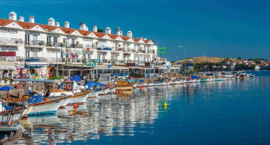 Palmiye Konuk Evi Foça Exterior foto